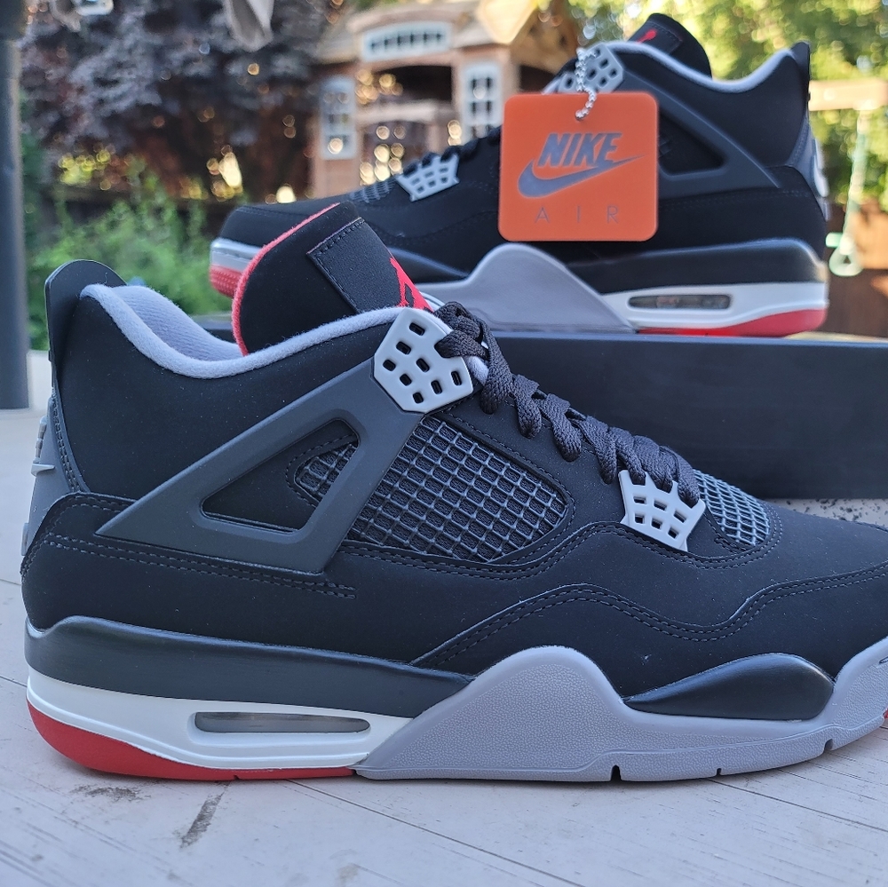 Jordan 4 Breds - Picture 1 of 8